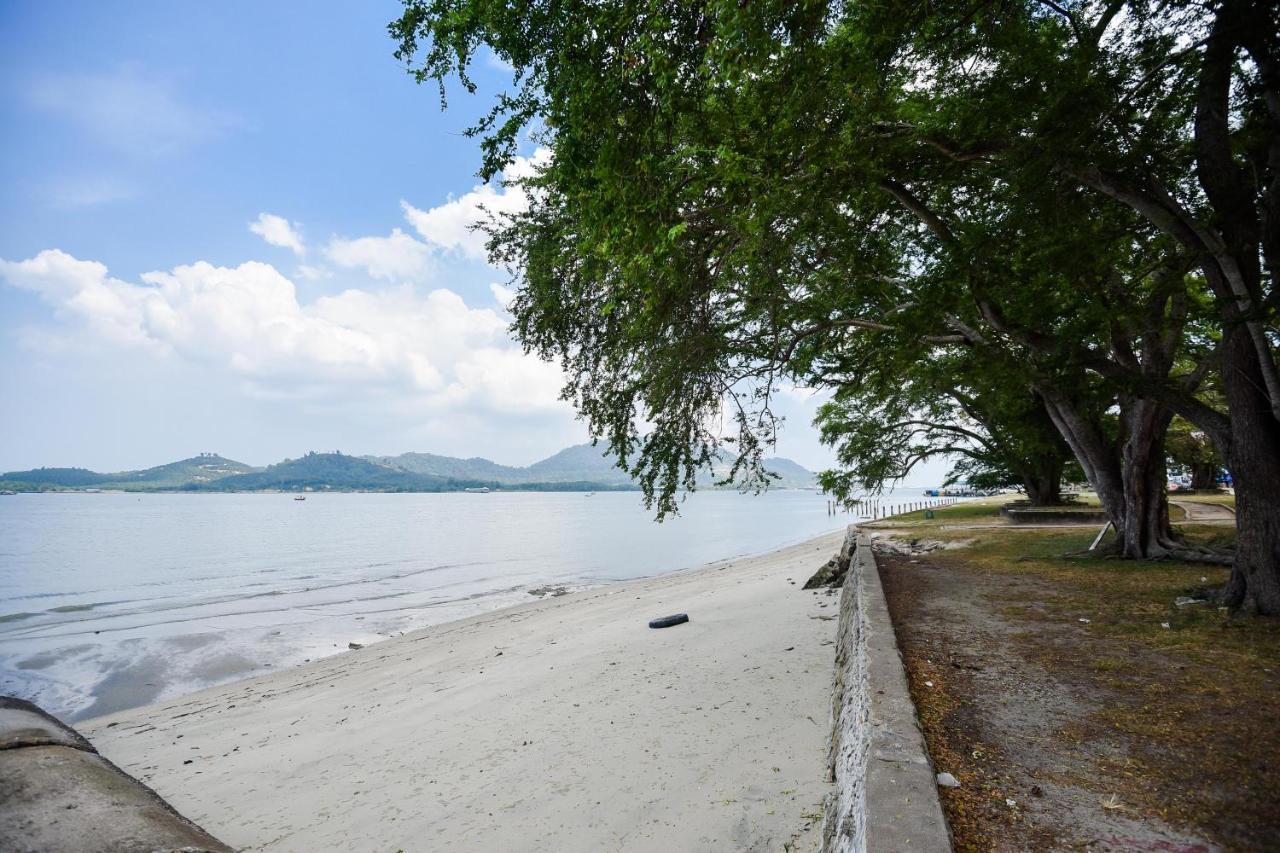 Lumut Suites Екстер'єр фото